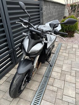 Honda cb1000 hornet - 3