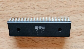 MOS 6502 procesor pre 8-bit floppy Commodore 1541, Atari 810 - 3