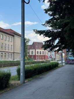 Veľký 3-izbový byt v centre mesta - 3