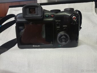Casio exilim - 3