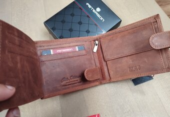 Kožená peňaženka značky Peterson - 3