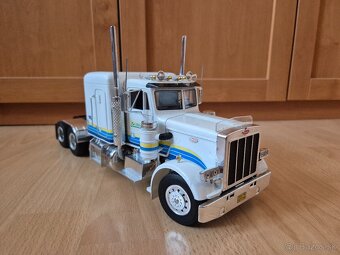 Prodám model 1:24 Peterbilt 359 s návěsem - 3