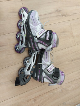 Predam detske kolieskove korcule Worker Perleta. - 3