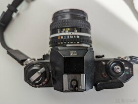 Nikon EM a objektívy - 3