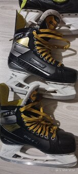 Predám detské hokejové korčule dva x Bauer - 3