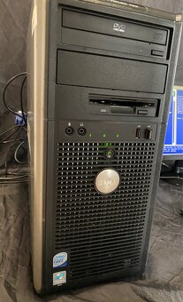 Dell Optiplex 755 a Dell UltraSharp - 3