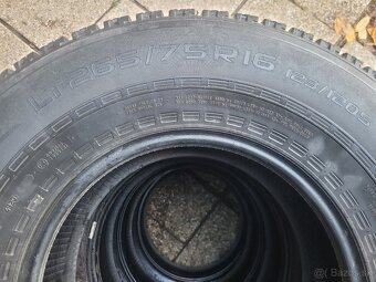 Nokian 265/75R16 - 3