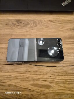 Samsung Galaxy Z Flip 5 - 3