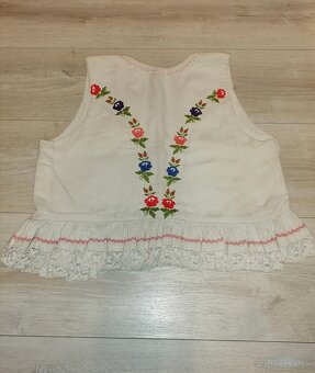 Staré Slovenské kroje 1. - 3