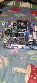 Set Gigabyte GA-MA78LM-S2 + AMD CPU + 4GB RAM + Karty - 3