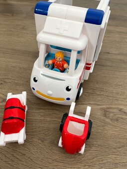 Sanitka s príslušenstvom - 3