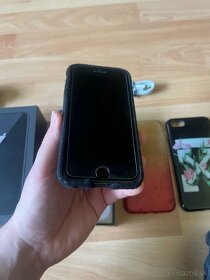 iPhone 8 64GB Space Gray - 3