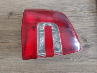 Škoda Octavia 2 ľavé zadné svetlo - 3