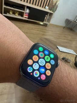 Predám Apple Watch 4 - 44mm - 3