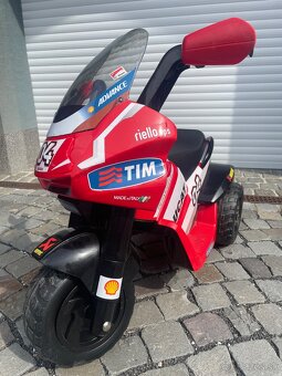 Elektrická trojkolka Peg Perego Ducati Desmosedici - 3