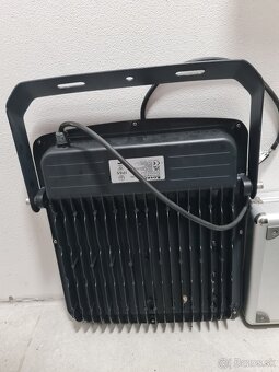 Predám profesionálny vonkajší LED reflektor 200W Kosnic - 3