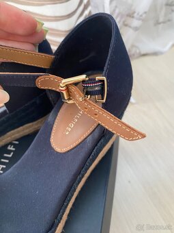 Predám Sandále Tommy Hilfiger NOVE - 3