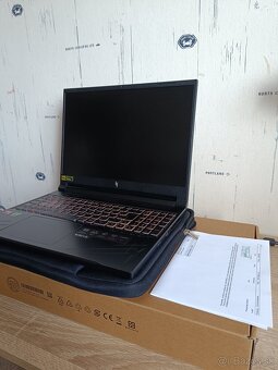 Acer Nitro V16 - 3