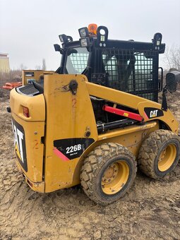 Nakladač smykovy Caterpillar 226B2 - 3