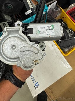 Fiat 500 zadny stierac - 3