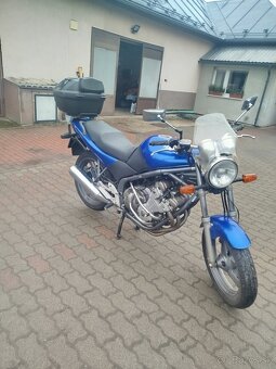 YAMAHA XJ 600 N - 3