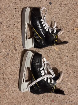 Predám chlapčenské korčule CCM vel. 30 - 3