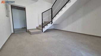 Nový skolaudovaný 4-izbový apartmán s terasou i parkovaním - 3