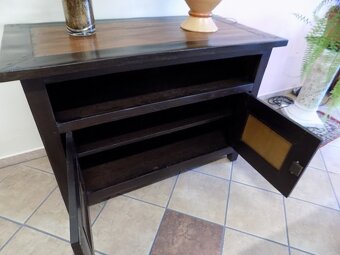 Štýlová komoda z masívu - tmavé drevo - 3