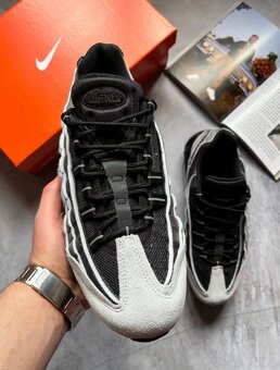 Nike Air Max 95 x Comme des Garçons CDG - 3