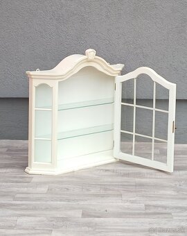 Vitrína biela nástenná. - 3