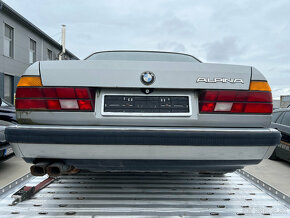 Predám BMW E32 750i V12 - na renováciu alebo diely - 3
