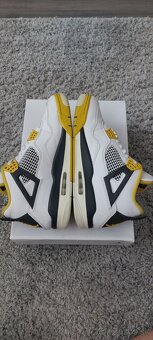 Jordan 4 - 3