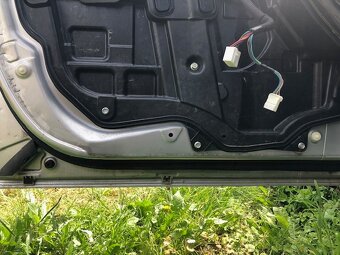 Predné dvere l+p Mazda 5 2005-2010 kod farby 22V - 3