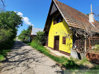 Dva viničné domčeky s altánkom, vinicou a ovocným sadom v - 3