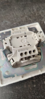 Legrand vypinace - 3