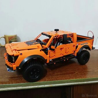 Ford F-150 Raptor, kompatibilné s LEGO Technic - 3