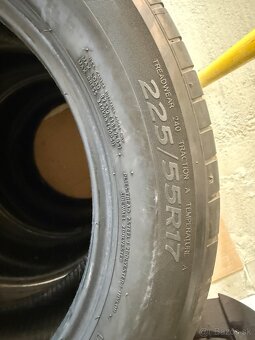 Hankook 225/55 R17 - 3