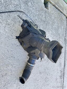 Audi A6 box pre vzduchový filter - 3