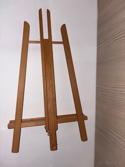 Minimalistický drevený maliarsky stojan na plátno - 3