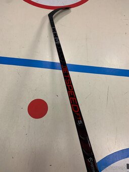 UPLNE NOVA PROFI HOKEJKA CCM JETSPEED FT5 SR L/P - 3