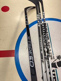 UPLNE NOVA POLOPROFI AZ PROFI HOKEJKA CCM JETSPEED LIMITED E - 3
