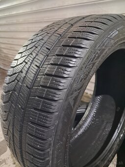 Hankook zimné 235/45/R17 - 3