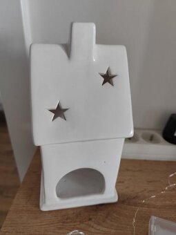 Domček svietnik a LED reťaze - 3