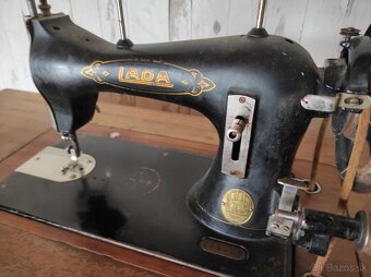 Šijací stroj Lada - 3