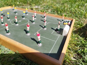 Retro hra Stolný futbal - 3