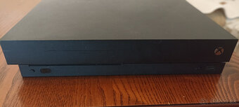 Xbox One X, model 1787 - 3