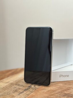 Predám iPhone 11 64GB + kryty - 3
