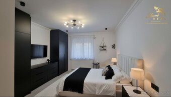 Útulný 2 izbový byt na ulici Komenského s teraskou a záhra - 3