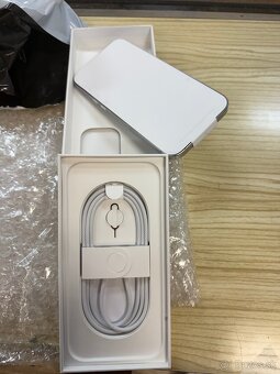 iPhone 16 Pro Max 512 GB White - 3