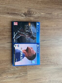 PlayStation 4 PS4 + Sekiro + FIFA - 3